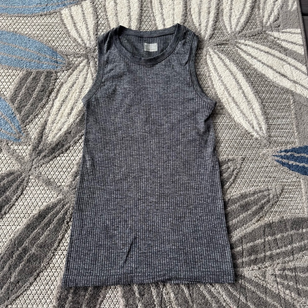Athleta Women’s Renew CYA Length Ribbed‎ Gray Active Stretch Tank Top Size Small